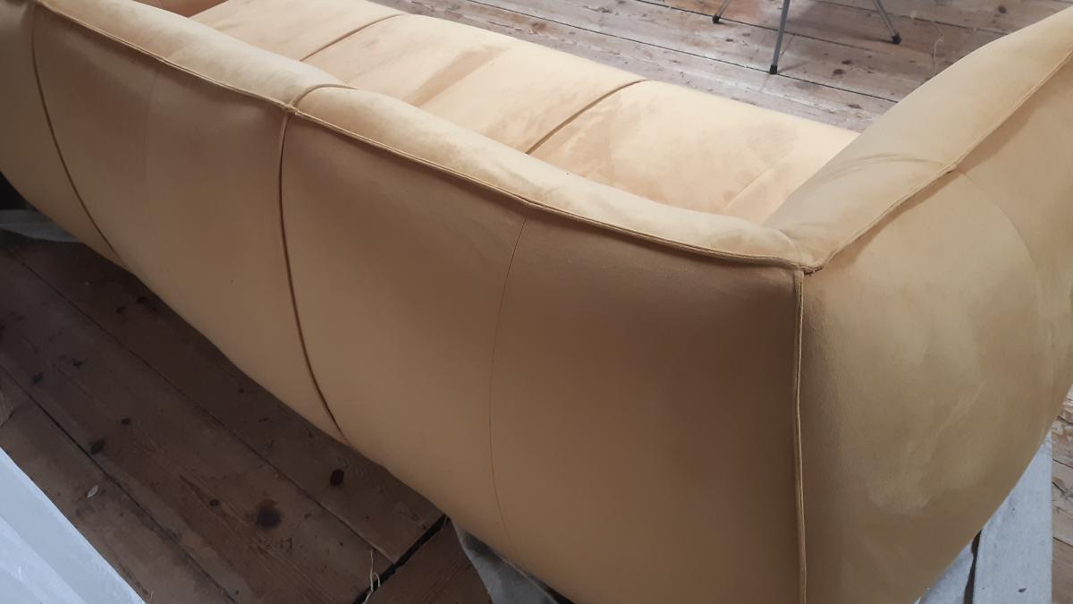 Le Bambole Sofa Polsterei
