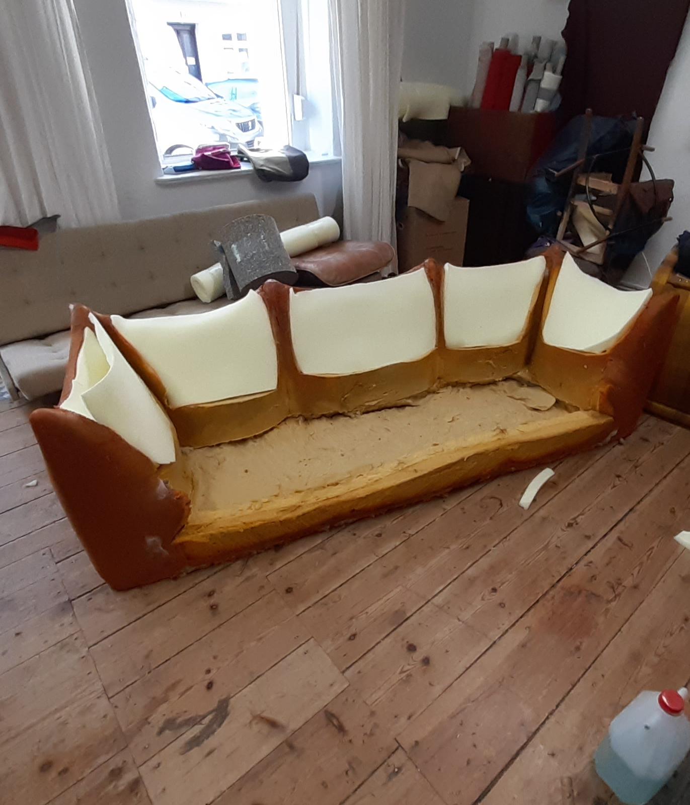Le Bambole Sofa Polsterei